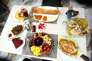Alimentos y bebidas