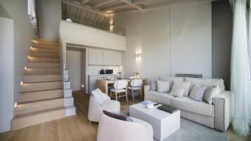 Appartamento, balcone, vista lago | Area soggiorno