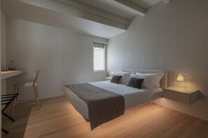 In-room safe, iron/ironing board, free WiFi