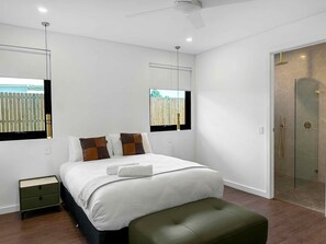 5 bedrooms, iron/ironing board, Internet, bed sheets - Sereno - Fabulous golf resort getaway (POKOLBIN)