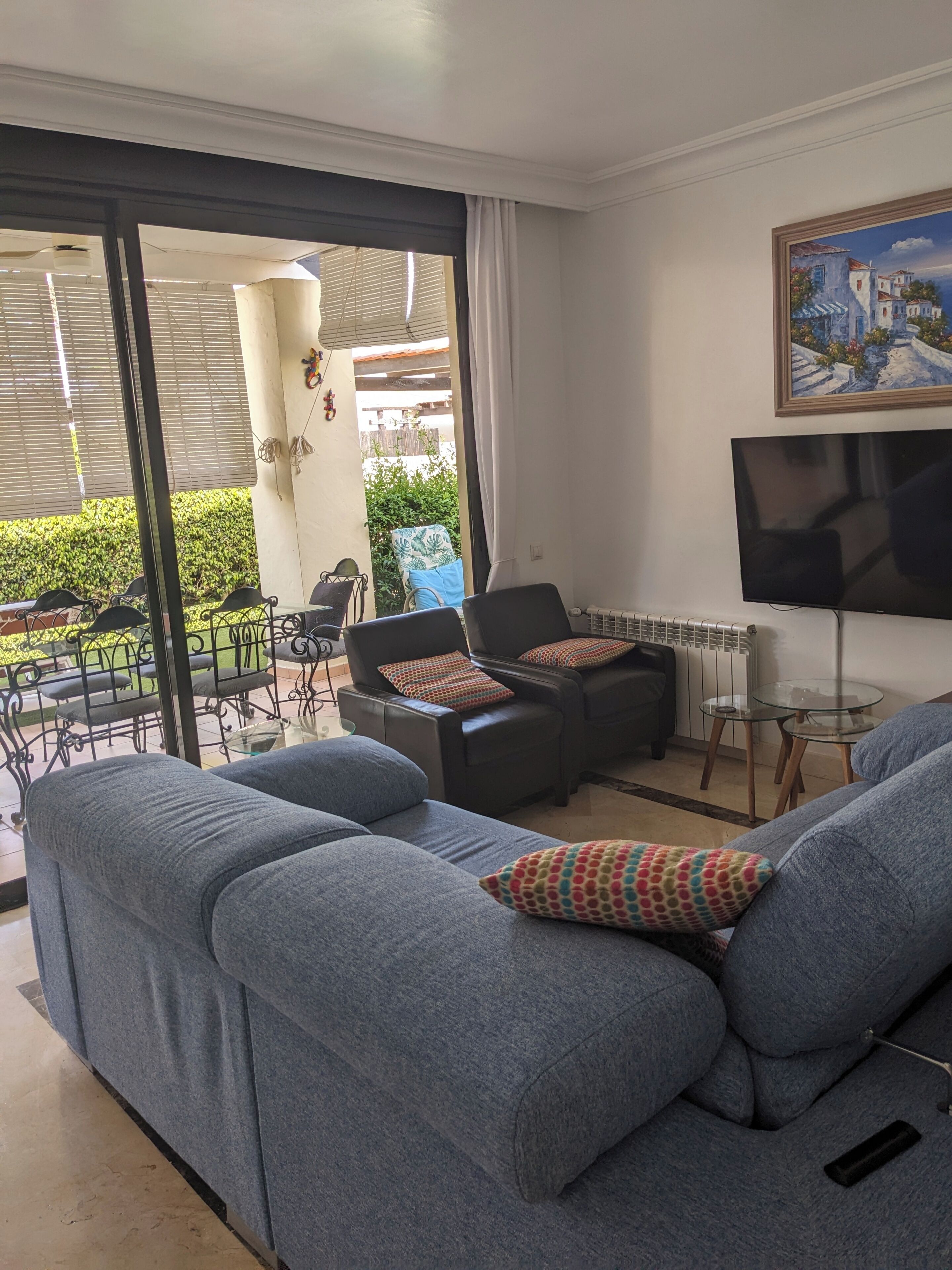 Una Smart TV, libros