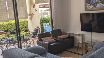 Una Smart TV, libros