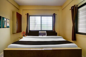 Room - Super Hotel O Sainagar Shirdi (Shirdi)