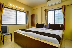 Room - Super Hotel O Sainagar Shirdi (Shirdi)