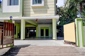 Exterior - Super Hotel O Rushikonda (Visakhapatnam)