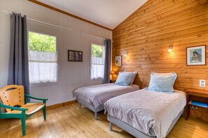 2 bedrooms, WiFi, bed sheets - Guest Room "Chambre Paul" with Shared Pool, Terrace, and Wi-Fi (Soubès)