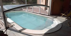 Pool - Bed and Breakfast 'Chambre Marissou' with Shared Pool, Shared Terrace and Wi-Fi (Soubès)
