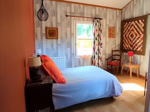 Room - Bed and Breakfast 'Chambre Marissou' with Shared Pool, Shared Terrace and Wi-Fi (Soubès)