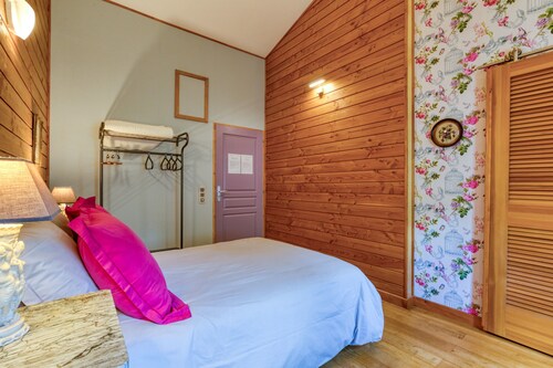 Chambre d’hôtes « Chambre Madeleine » avec piscine partagée, terrasse partagée et Wi-Fi