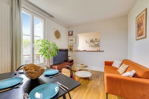 Smart TV, offices - Charming Apartment 2BR/4P - Saint-Denis (Saint-Denis)