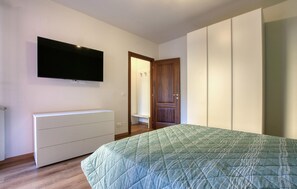 1 bedroom, iron/ironing board, travel cot, free WiFi - 1 bedroom awesome apartment in Recco (Recco)