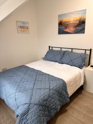 2 bedrooms, free WiFi, bed sheets - Apartment Sleeps 4 With Wifi (Lytham St. Anne's)