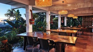 Outdoor dining - Vrbo Property (Minca)