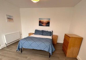 1 bedroom, free WiFi - Apartment Sleeps 2 With Wifi (Lytham St. Anne's)