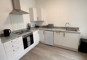Microwave, oven - Apartment Sleeps 2 With Wifi (Lytham St. Anne's)