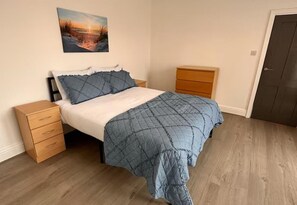 1 bedroom, free WiFi - Apartment Sleeps 2 With Wifi (Lytham St. Anne's)