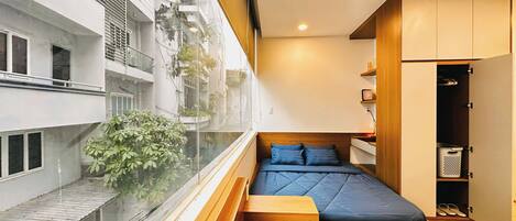 Panoramic Apartment, City View | Desk, free WiFi