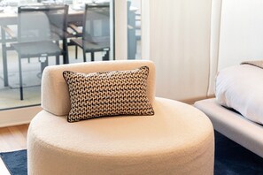 Suite Reale | Living room | 30-inch TV with digital channels - Villa Olmo Luxury Suites (Como)