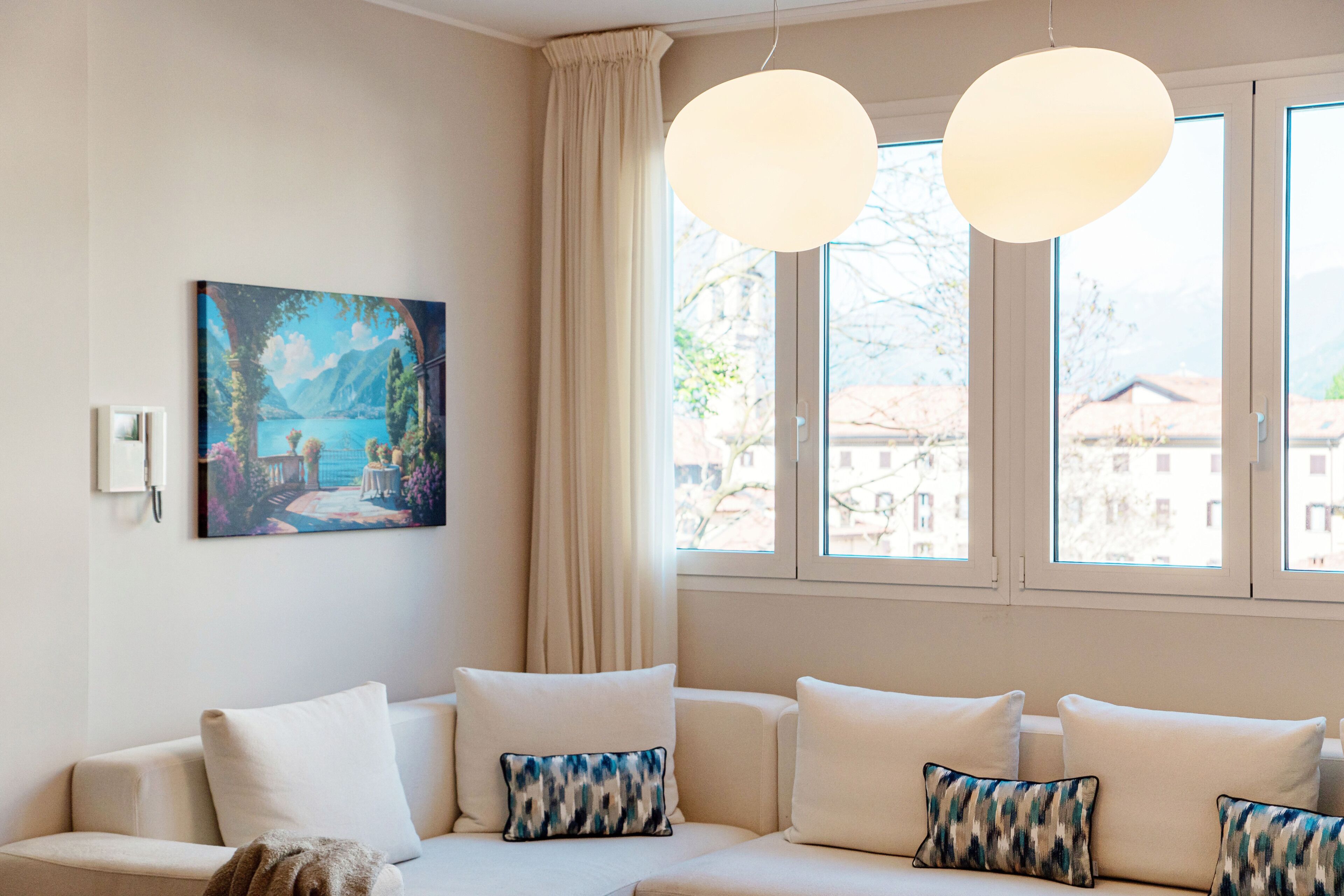 Suite Reale | Living area | 30-inch TV with digital channels