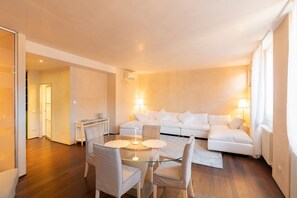 Interior - Luxurious residence with Arena view (Verona)