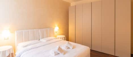 3 間睡房、熨斗/熨衫板