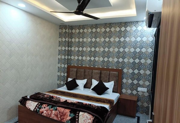 Double Room - Shree Vindhyavasini Residency (Vrindavan)