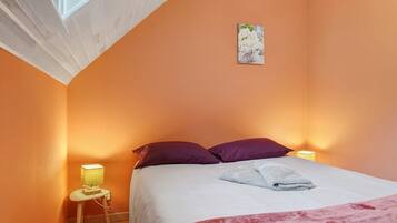 2 chambres, fer et planche Ă repasser, Wi-Fi, draps fournis