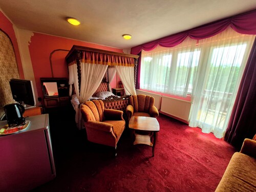 Tornácos Ház.
Terrific 2-bedroom house in Mátraszentimre for a relaxing stay