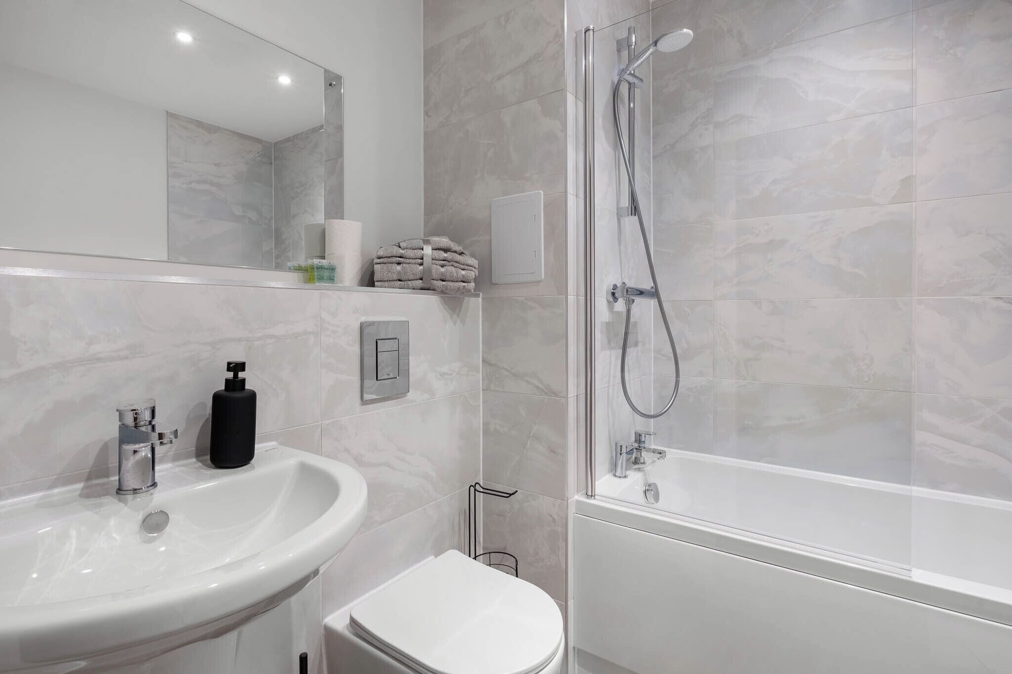Towels, soap, shampoo, toilet paper