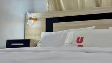 2 habitaciones, tabla de planchar con plancha, wifi y ropa de cama