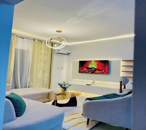 TV - Apartment 2 Bedrooms Cocody, Abidjan, WiFi Security Balcony (Abidjan)