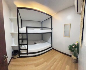 Room - Comfort Family Room for Groups with AC (General Luna)