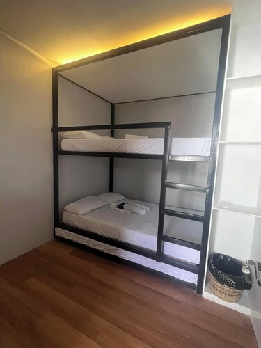 Comfort Family Room for Groups with AC