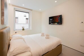 4 bedrooms, iron/ironing board, travel cot - Modern and luxurious residence in the center of Verona (Verona)