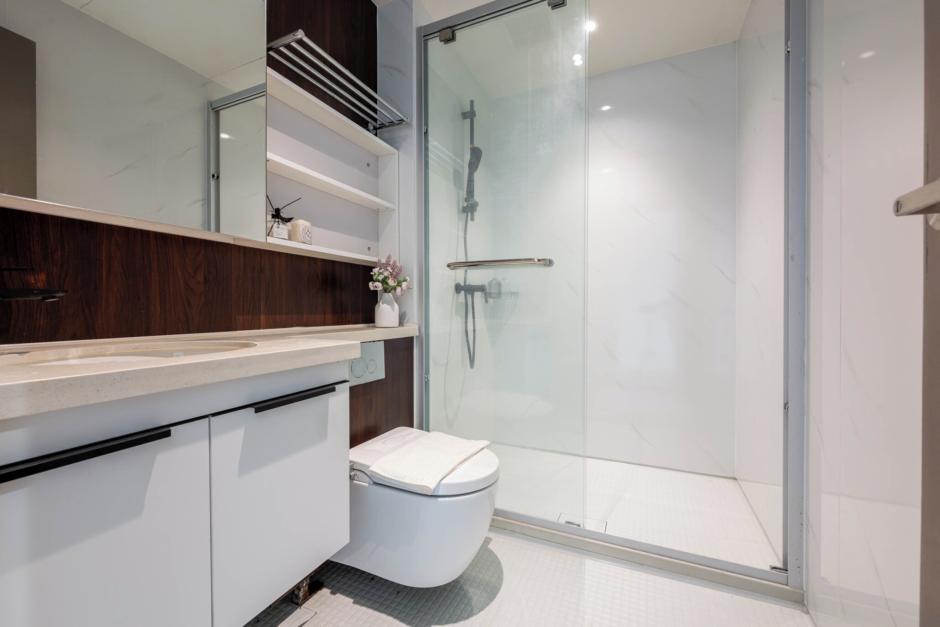 Suite Executive, 2 camere da letto, non fumatori | Bagno | Set di cortesia gratuito, asciugacapelli, bidet, asciugamani