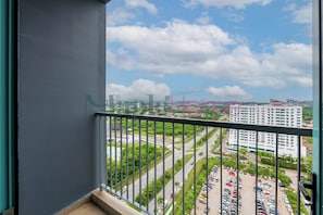 Deluxe Suite, 1 Bedroom, Non Smoking | Balcony view