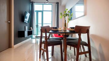 Suite Executive, 2 camere da letto, non fumatori | Pasti in camera