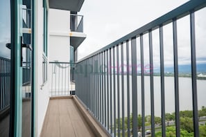 Suite Deluxe, 2 chambres, non-fumeur | Vue depuis le balcon