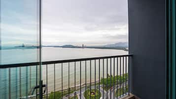 Suite Deluxe, 2 habitaciones, no fumadores | Balcón