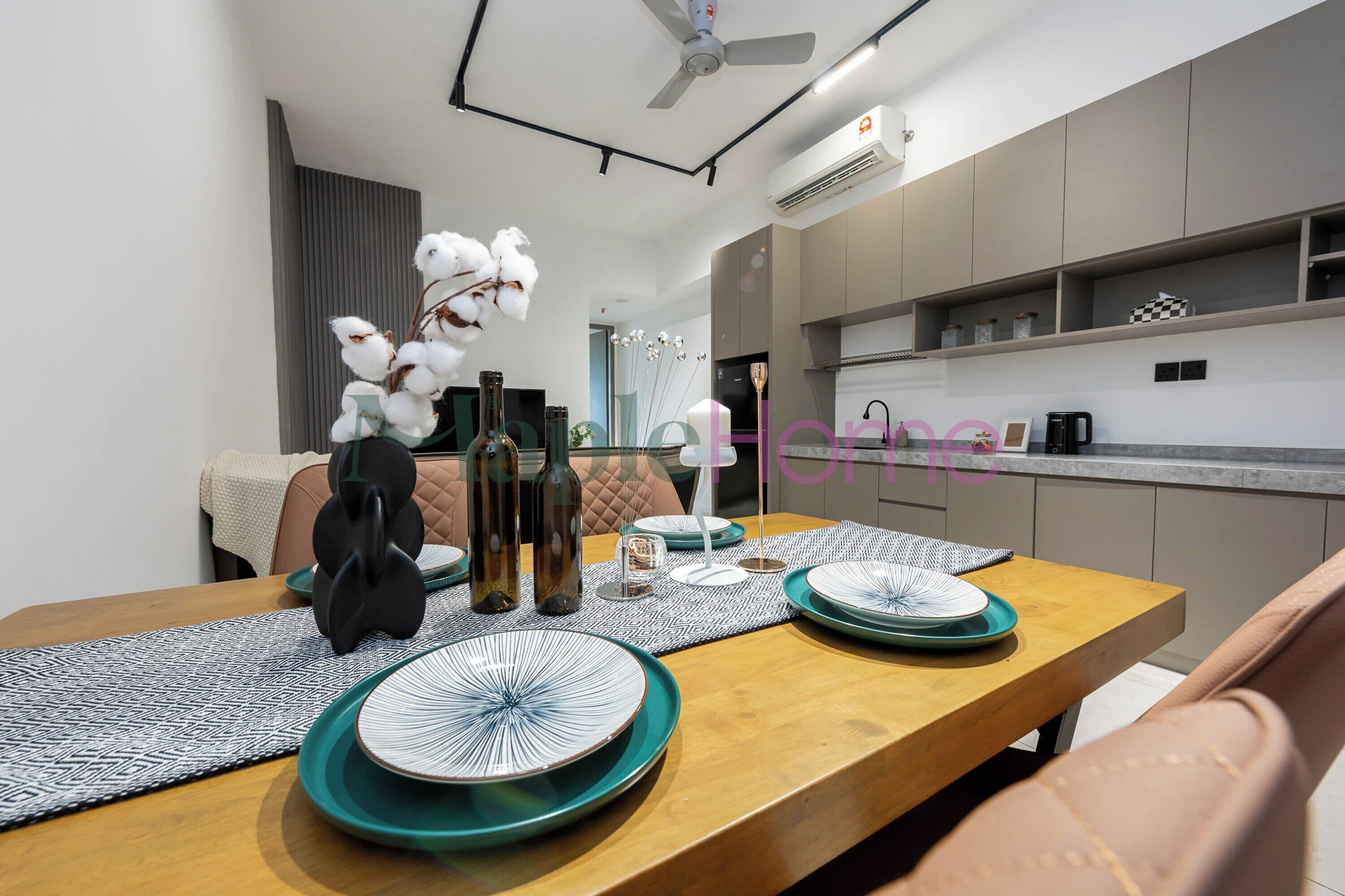 Deluxe Suite, 1 Bedroom, Non Smoking | Dining room