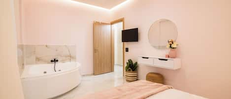 1 bedroom, iron/ironing board, travel cot, free WiFi
