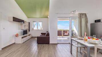 Family Apartment, 1 Bedroom, Balcony (Wabi Sabi Apt3 Pool & Sea View) | Living area