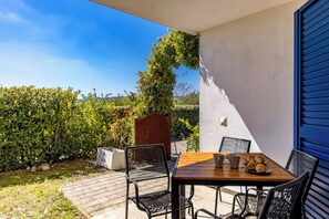 Family Apartment, Multiple Bedrooms (Wabi Sabi Apartment 1) | Outdoor dining - Wabi Sabi Apartments With Pool (Krk)