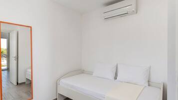Family Apartment, 1 Bedroom, Microwave (Wabi Sabi Apt5 Pool & Garden) | 1 bedroom
