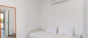 수영장이 있는 와비 사비 아파트먼트