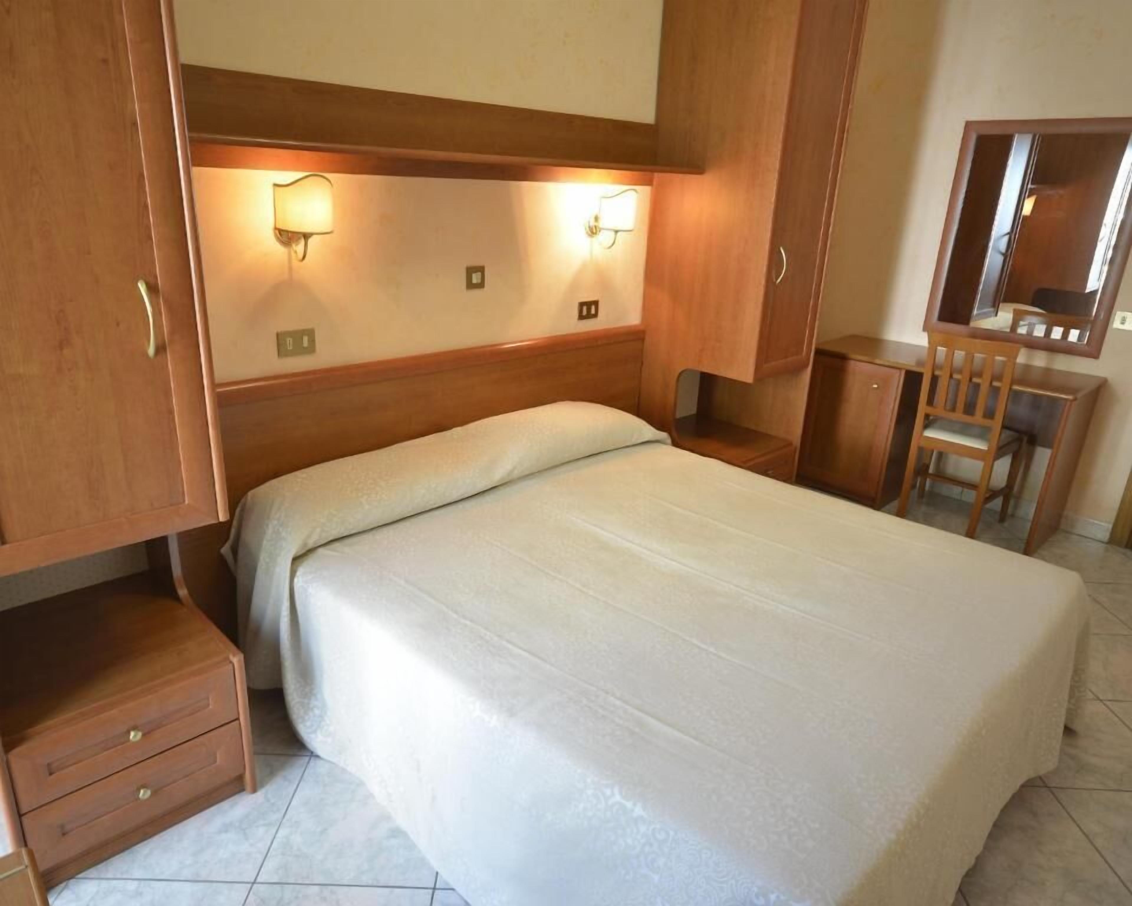 Double Room, Balcony | In-room safe, desk, free WiFi