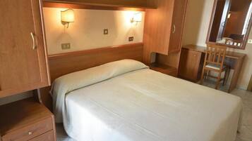 Double Room, Balcony | In-room safe, desk, free WiFi