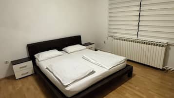 3 bedrooms, iron/ironing board, free WiFi, bed sheets
