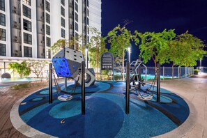 Children's play area - outdoor - The Shore Premier Suites Kota Kinabalu (Kota Kinabalu)