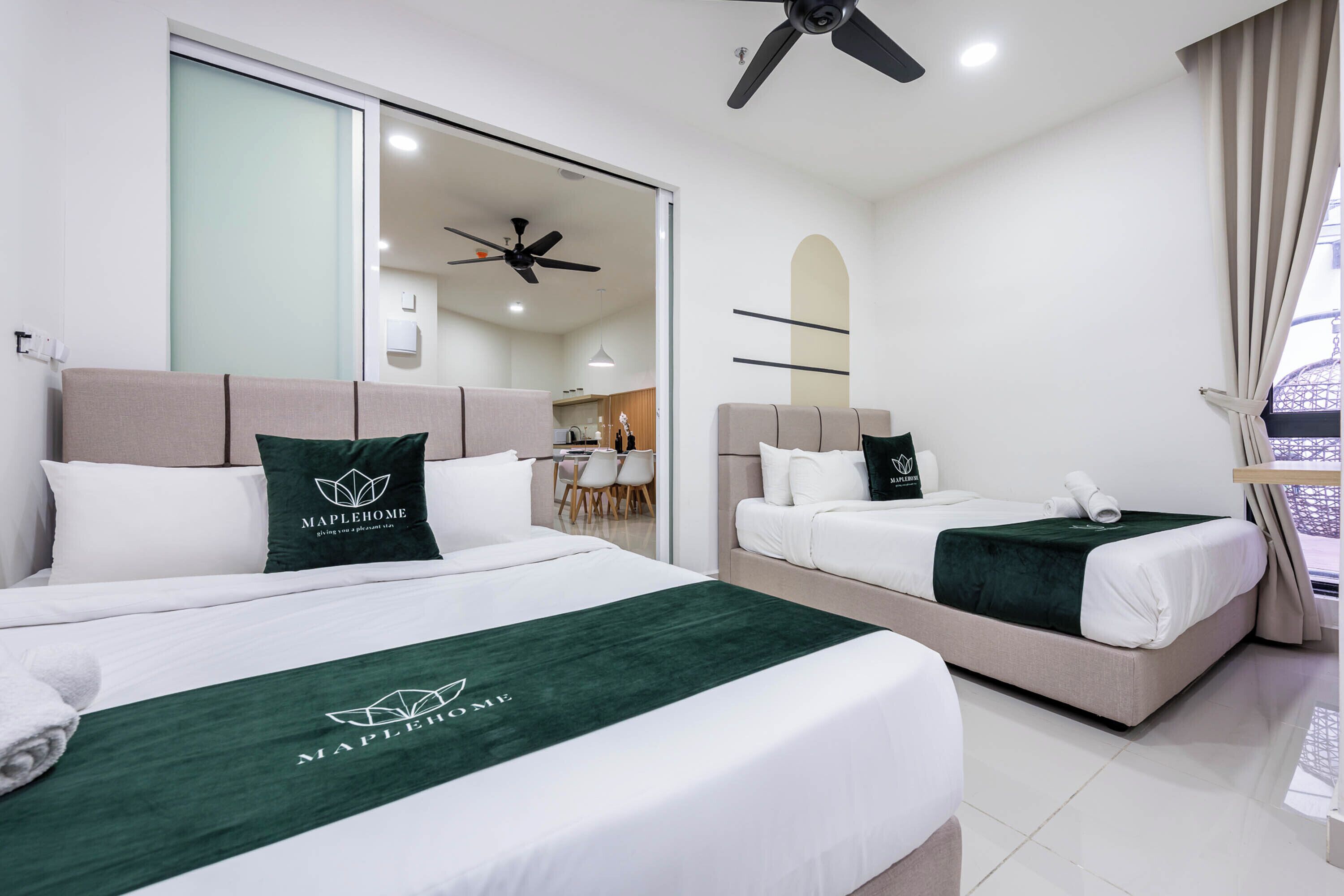 Suite Deluks, 1 kamar tidur, Bebas Asap Rokok | Tirai kedap cahaya, setrika/meja setrika, dan Wi-Fi gratis